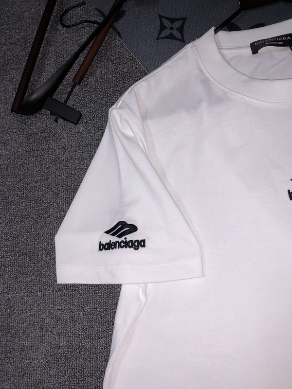 ブランドTシャツ角部分ディテール